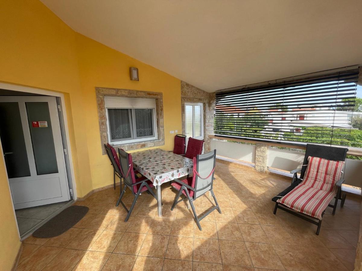 Apartements Delfin Вир Екстериор снимка