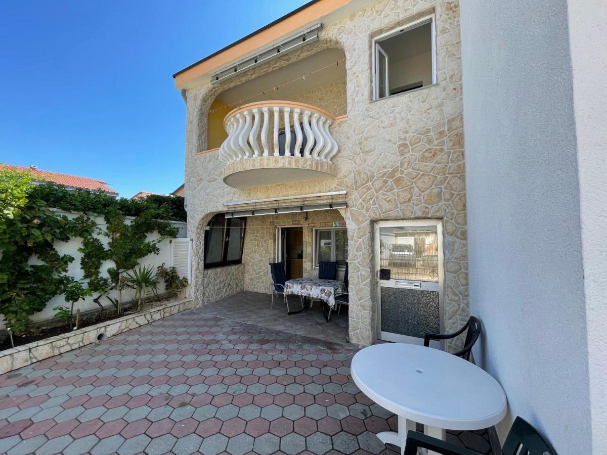 Apartements Delfin Вир Екстериор снимка