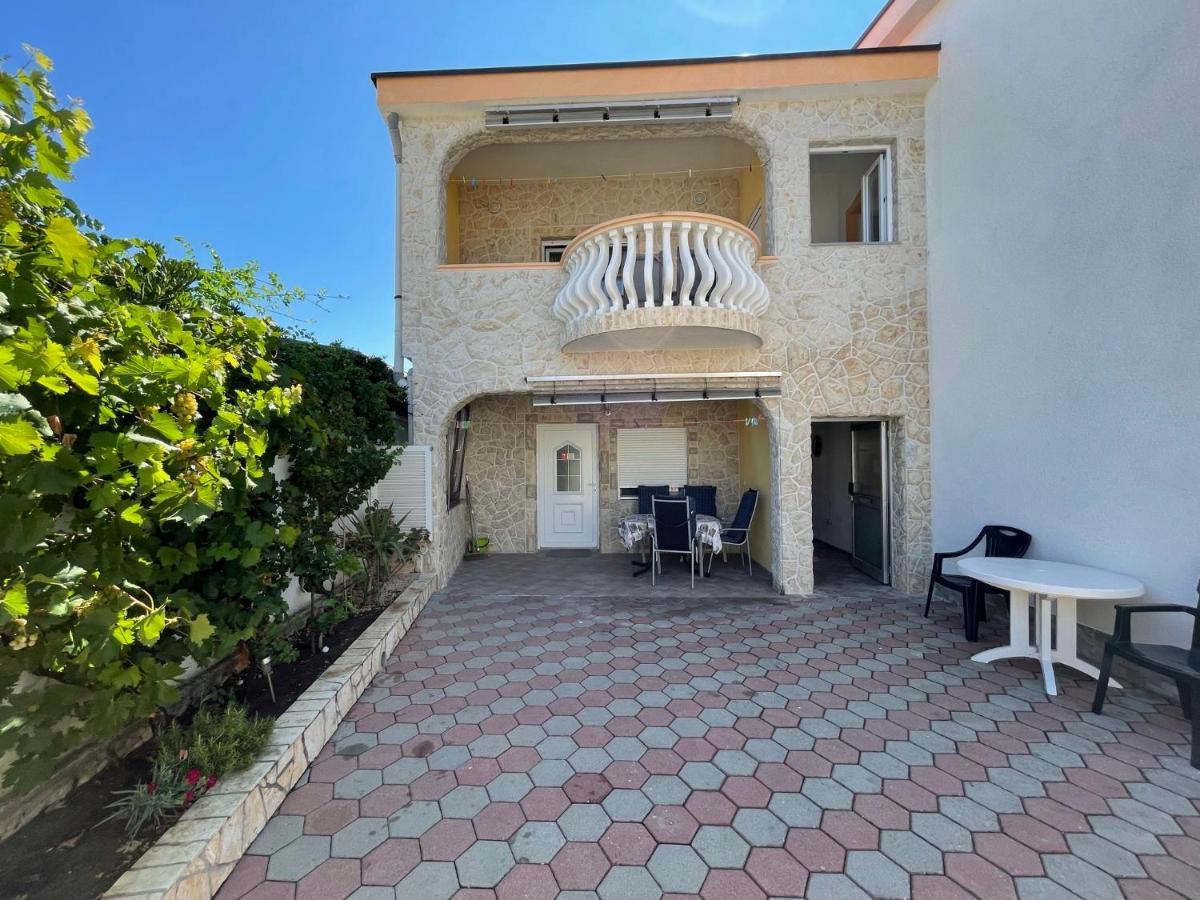 Apartements Delfin Вир Екстериор снимка