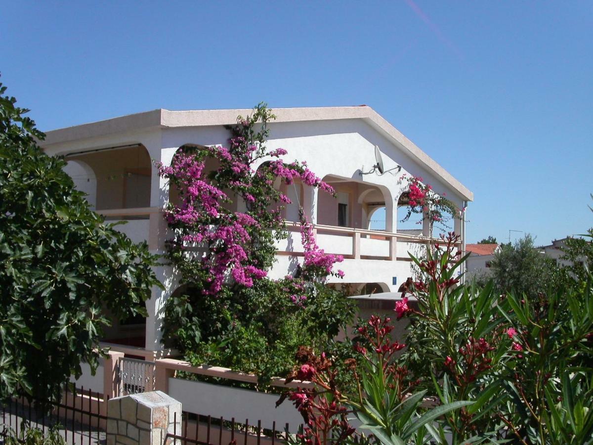 Apartements Delfin Вир Екстериор снимка